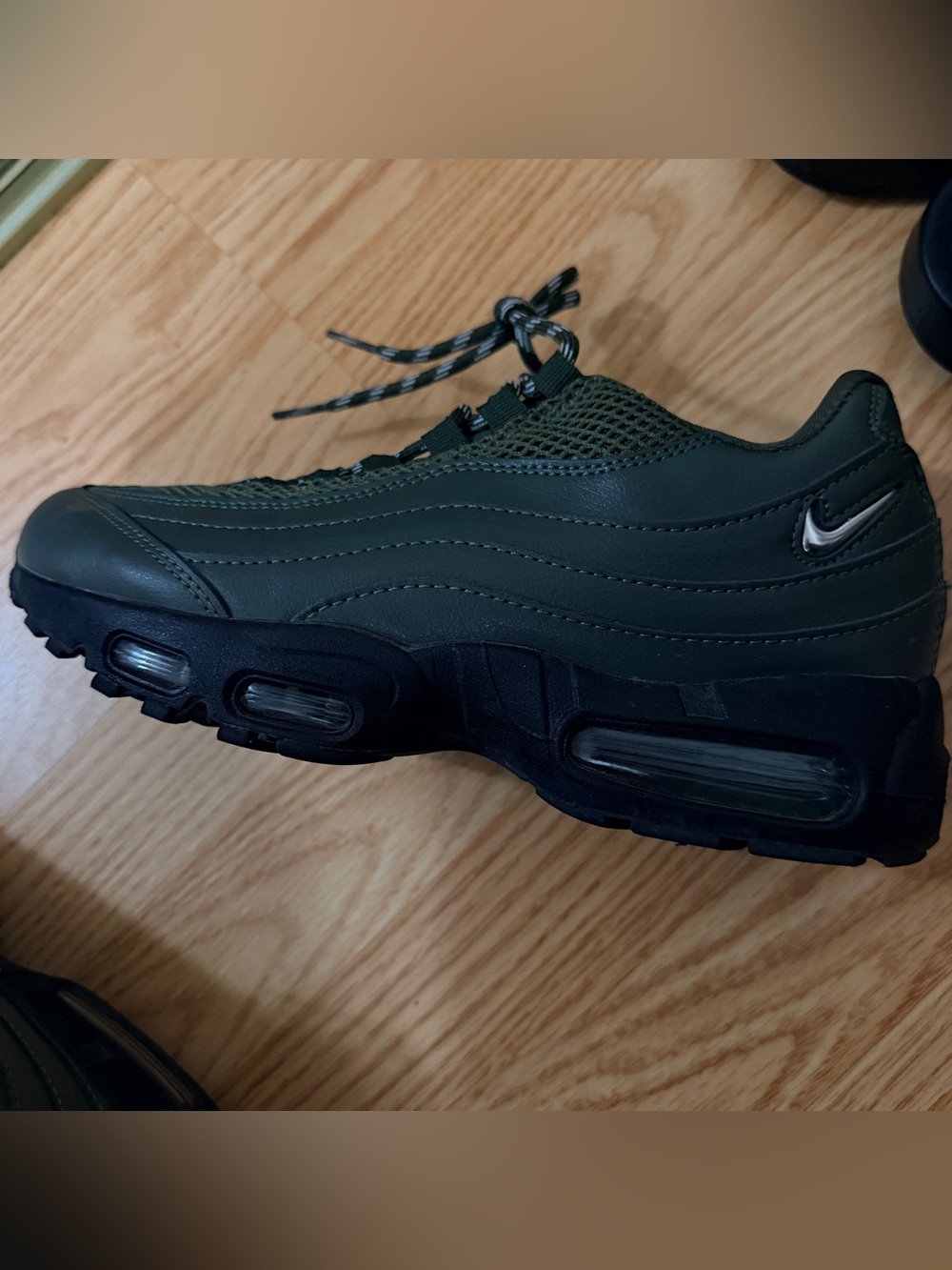 Nike Men’s Air Max Trainer in Olive Green and Black